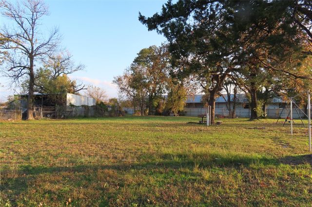 916 Berry, Houston, TX 77022