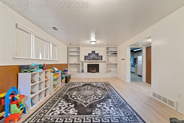 8130 Ravine Drive, Westland, MI 48185