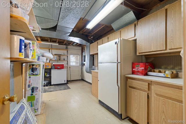 8130 Ravine Drive, Westland, MI 48185