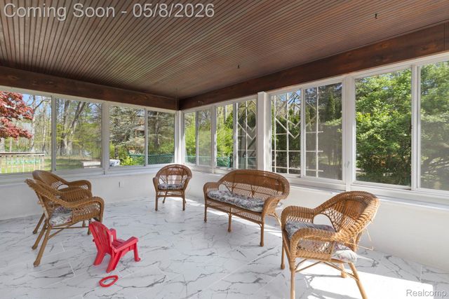 8130 Ravine Drive, Westland, MI 48185
