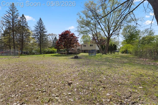 8130 Ravine Drive, Westland, MI 48185