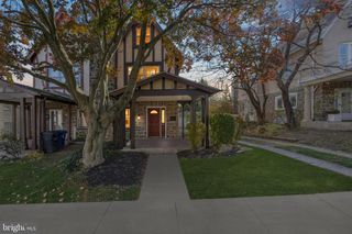 611 WALNUT LN, Philadelphia, PA 19128