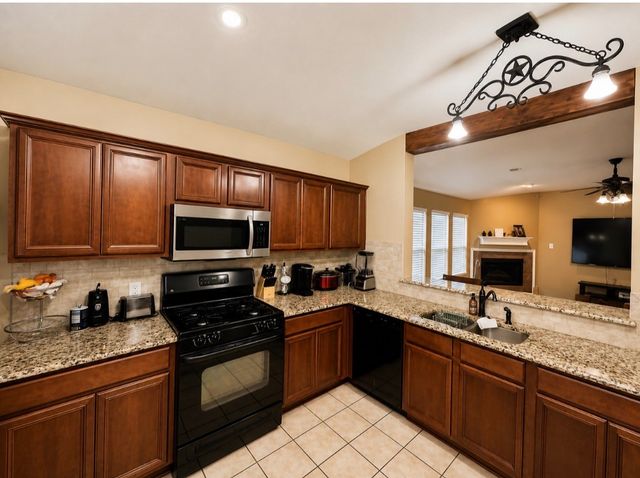 717 Kentucky Derby Lane, Fort Worth, TX 76179
