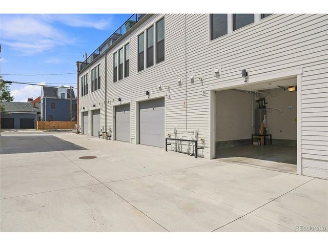3314 Curtis St, Denver, CO 80205