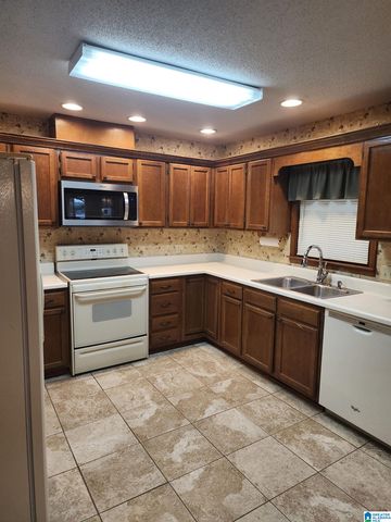 648 COVES POINT DRIVE, Riverside, AL 35135