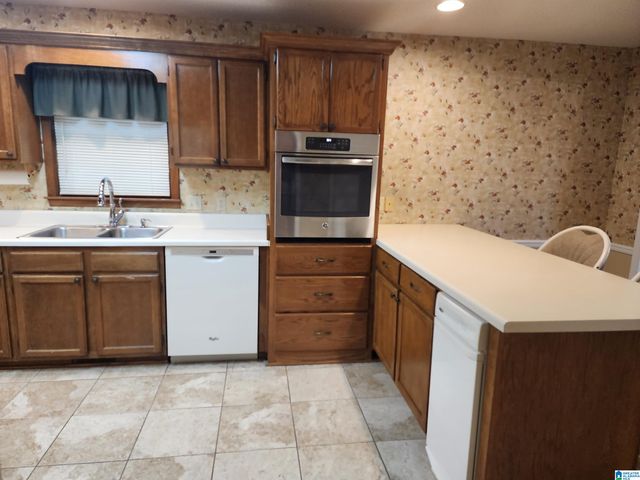 648 COVES POINT DRIVE, Riverside, AL 35135