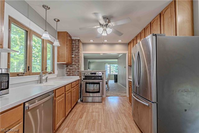 1684 Graham Road, Silver Lake, OH 44224