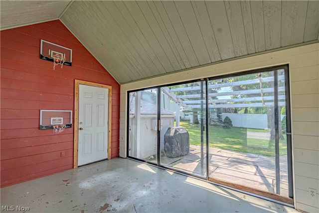 1684 Graham Road, Silver Lake, OH 44224