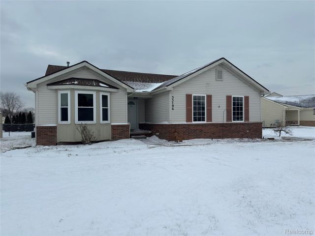 35786 Walden Court, New Baltimore, MI 48047