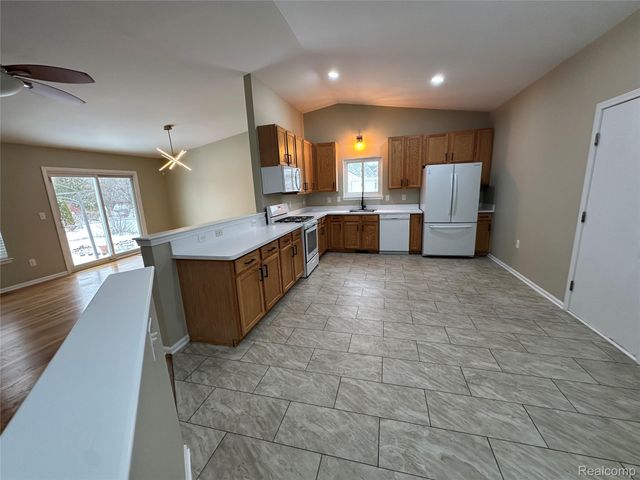 35786 Walden Court, New Baltimore, MI 48047