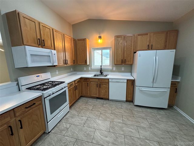 35786 Walden Court, New Baltimore, MI 48047