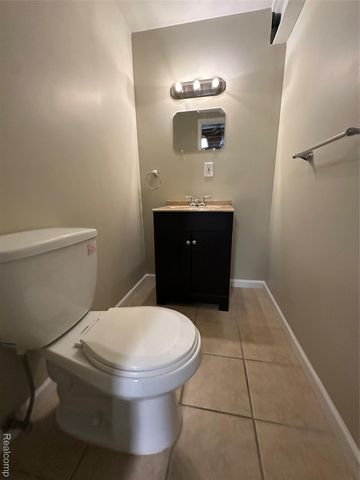 35786 Walden Court, New Baltimore, MI 48047