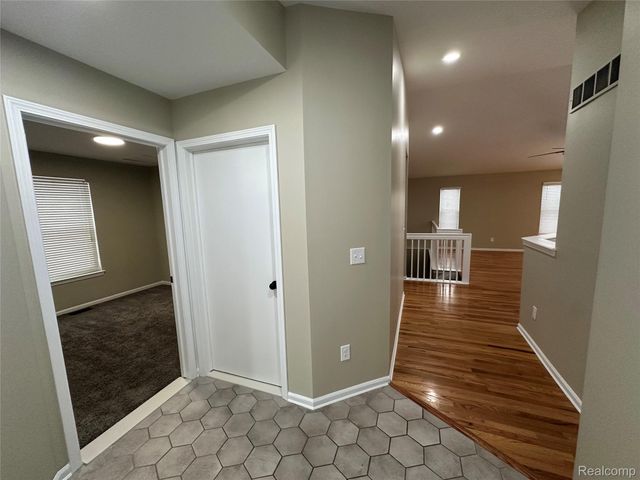 35786 Walden Court, New Baltimore, MI 48047