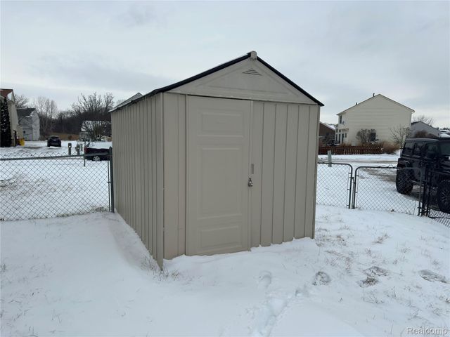 35786 Walden Court, New Baltimore, MI 48047