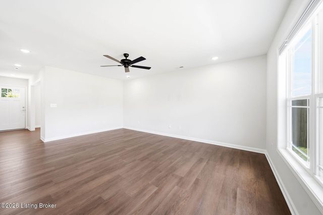 11004 Meadow Run Rd, Louisville, KY 40229
