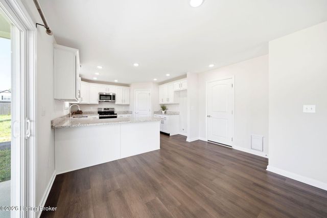 11004 Meadow Run Rd, Louisville, KY 40229