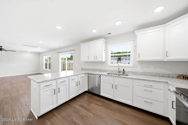 11004 Meadow Run Rd, Louisville, KY 40229