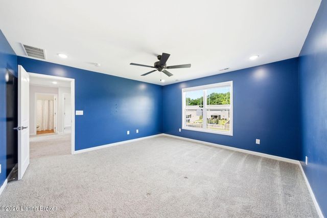 11004 Meadow Run Rd, Louisville, KY 40229
