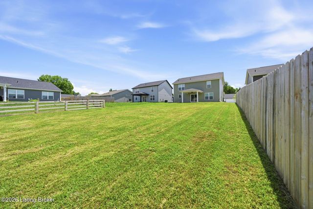 11004 Meadow Run Rd, Louisville, KY 40229