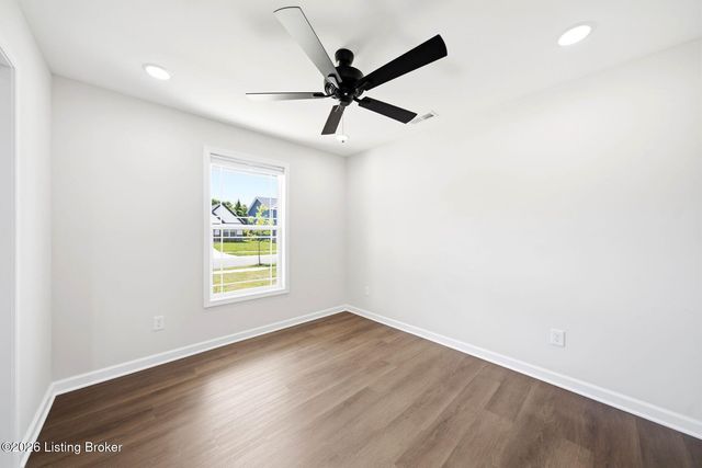 11004 Meadow Run Rd, Louisville, KY 40229