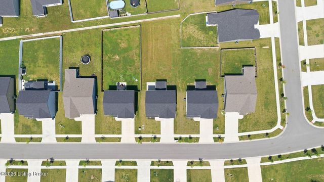 11004 Meadow Run Rd, Louisville, KY 40229