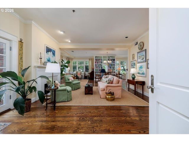 2172 Sw PARK Pl C, Portland, OR 97205