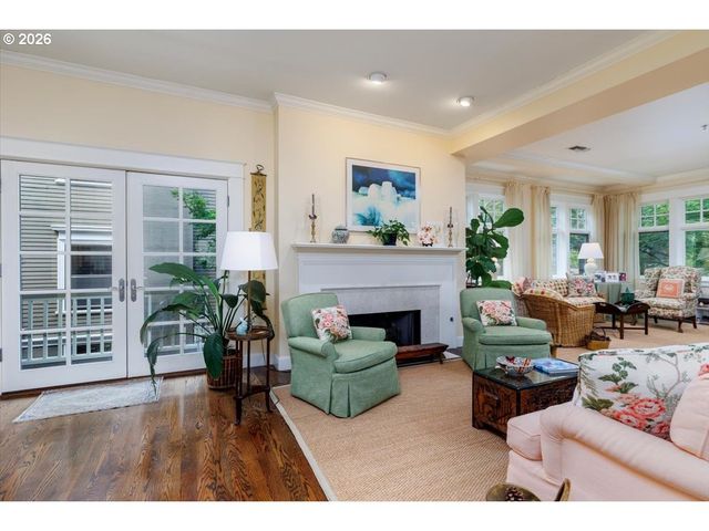 2172 Sw PARK Pl C, Portland, OR 97205