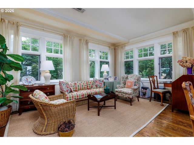 2172 Sw PARK Pl C, Portland, OR 97205