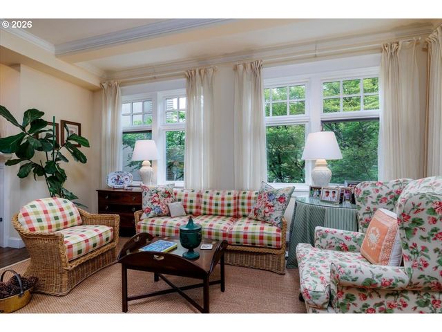 2172 Sw PARK Pl C, Portland, OR 97205