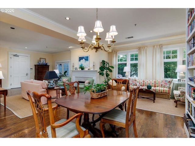 2172 Sw PARK Pl C, Portland, OR 97205