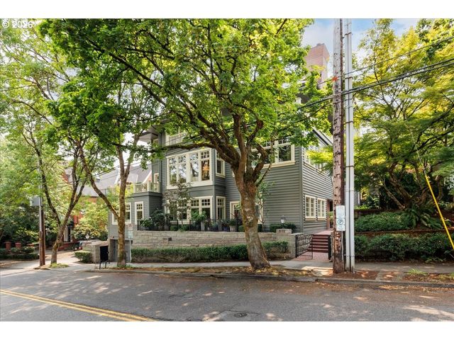2172 Sw PARK Pl C, Portland, OR 97205