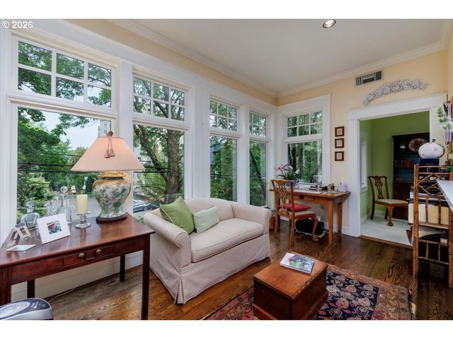 2172 Sw PARK Pl C, Portland, OR 97205