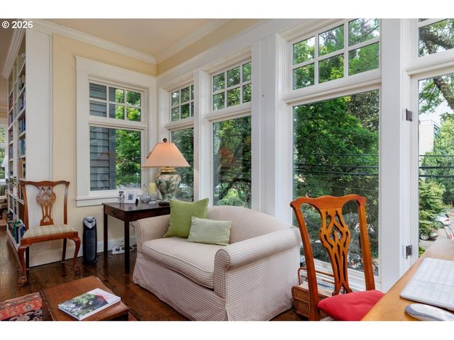 2172 Sw PARK Pl C, Portland, OR 97205