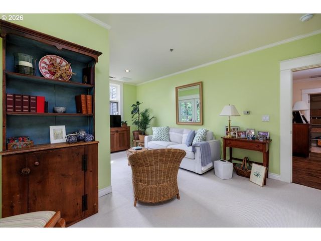 2172 Sw PARK Pl C, Portland, OR 97205