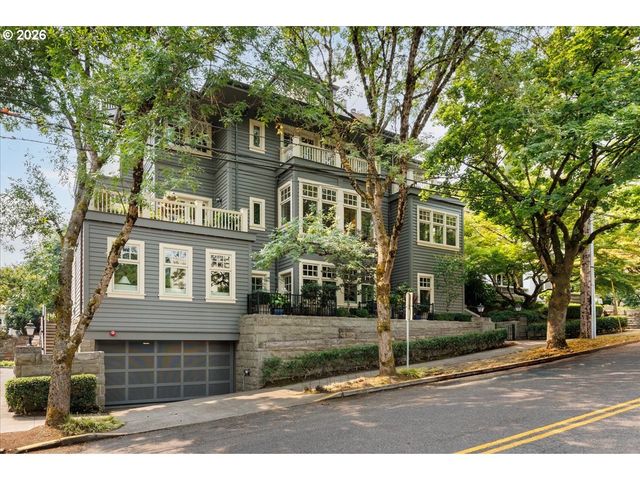 2172 Sw PARK Pl C, Portland, OR 97205