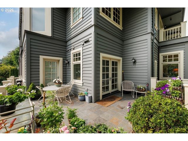 2172 Sw PARK Pl C, Portland, OR 97205