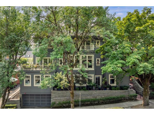 2172 Sw PARK Pl C, Portland, OR 97205
