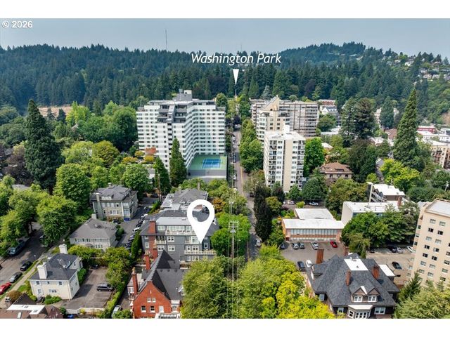 2172 Sw PARK Pl C, Portland, OR 97205