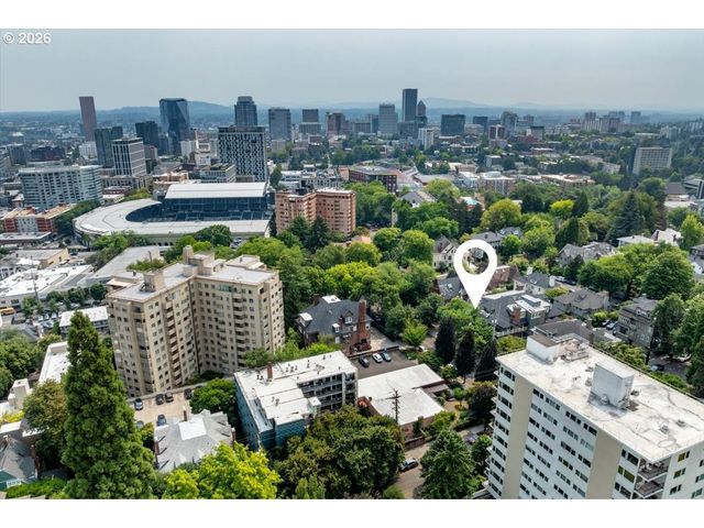 2172 Sw PARK Pl C, Portland, OR 97205