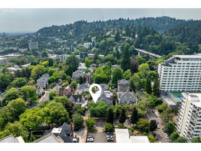 2172 Sw PARK Pl C, Portland, OR 97205