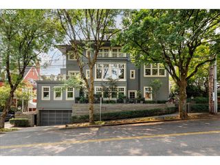 2172 Sw PARK Pl C, Portland, OR 97205