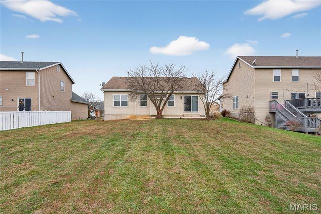 1916 Briarfield Drive, Lake St Louis, MO 63367