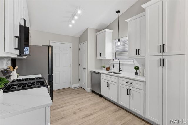 1916 Briarfield Drive, Lake St Louis, MO 63367