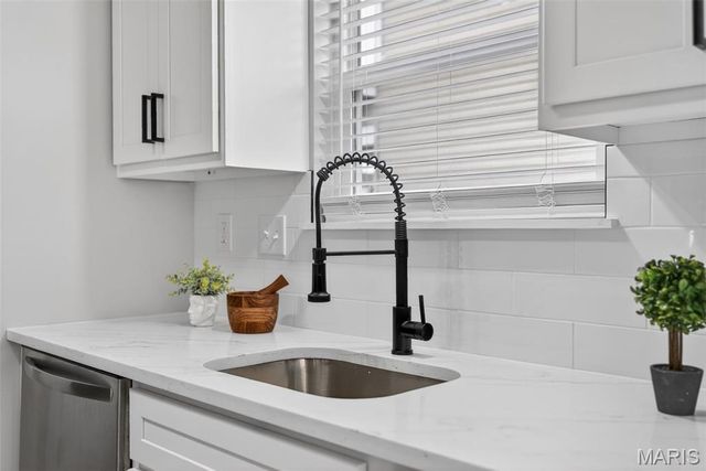 1916 Briarfield Drive, Lake St Louis, MO 63367