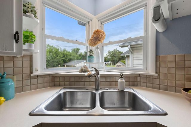 3722 Rhode Island Avenue S, Saint Louis Park, MN 55426