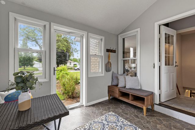 3722 Rhode Island Avenue S, Saint Louis Park, MN 55426