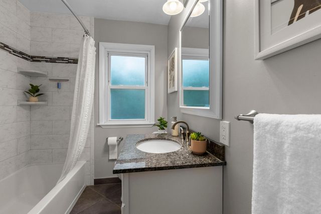 3722 Rhode Island Avenue S, Saint Louis Park, MN 55426