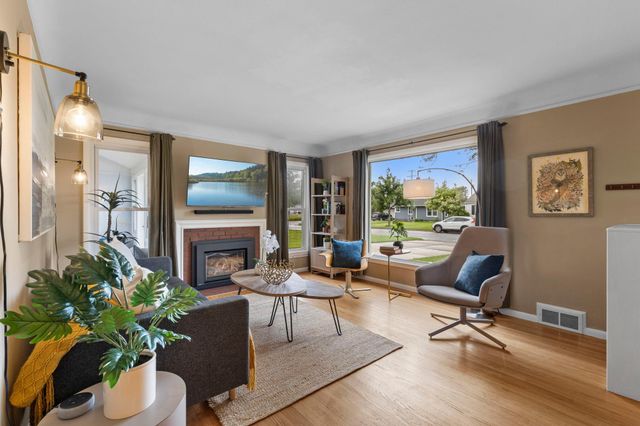 3722 Rhode Island Avenue S, Saint Louis Park, MN 55426