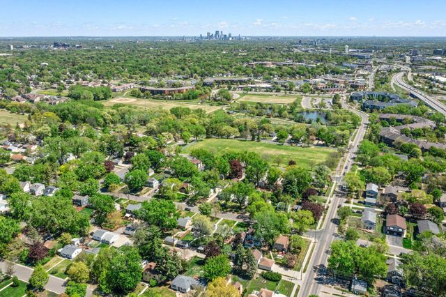 3722 Rhode Island Avenue S, Saint Louis Park, MN 55426