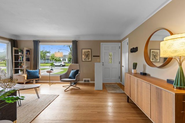 3722 Rhode Island Avenue S, Saint Louis Park, MN 55426
